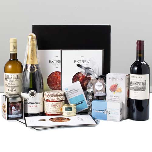 - Christmas Wine Hampers With Festive Goodies