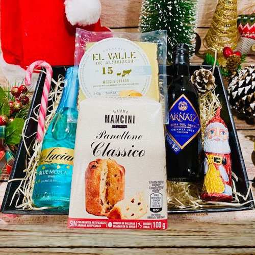 Christmas Panettone Basket-Wine & Gourmet Food Basket For Holiday Celebrations In Barcelona