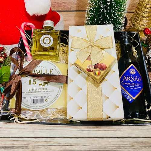 - Holiday Hamper With Wine And Chocolates Delivered In Seville